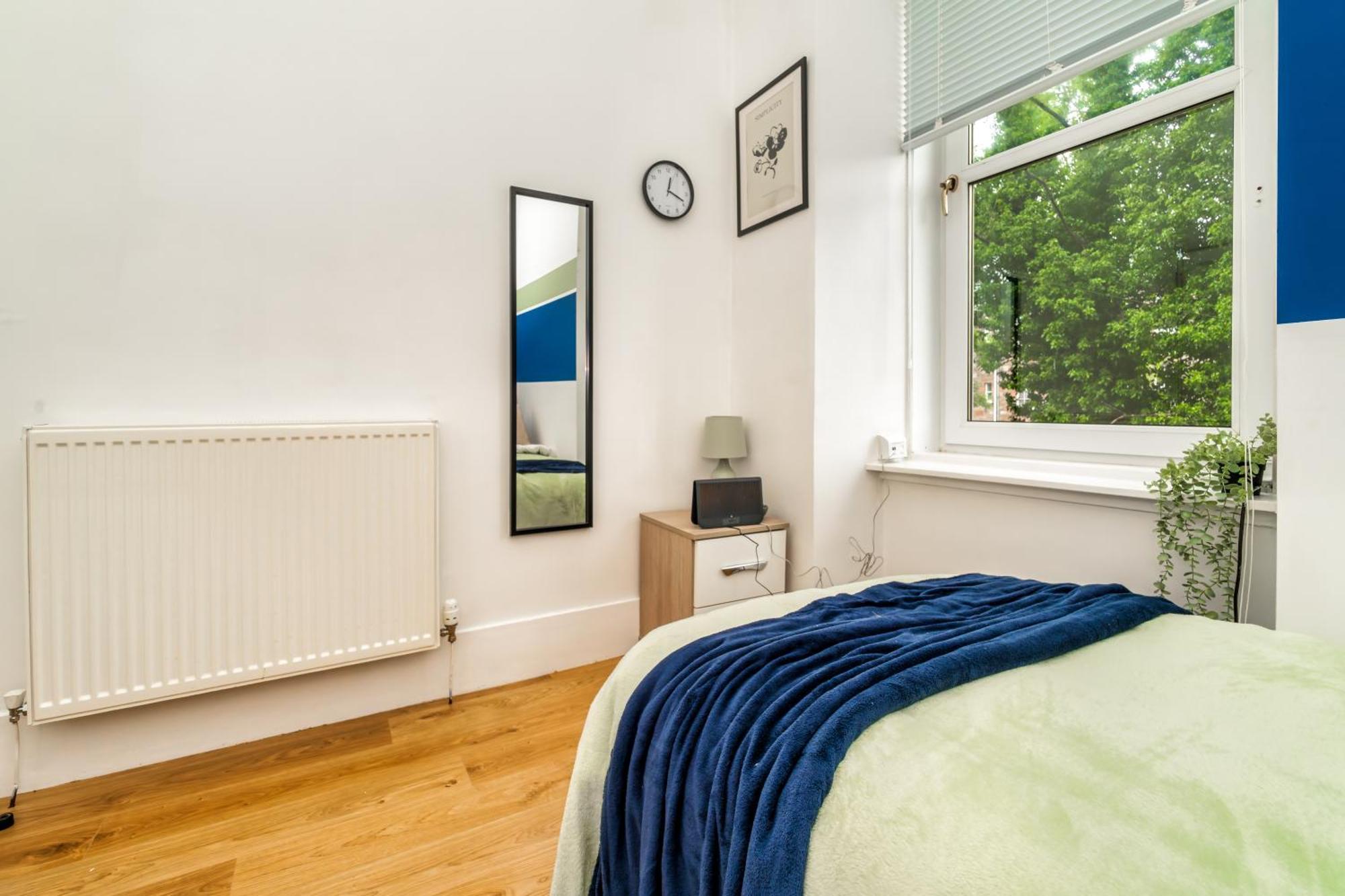 Cosy Retreat - Charming 2-Bed Apartment Greenock Bagian luar foto