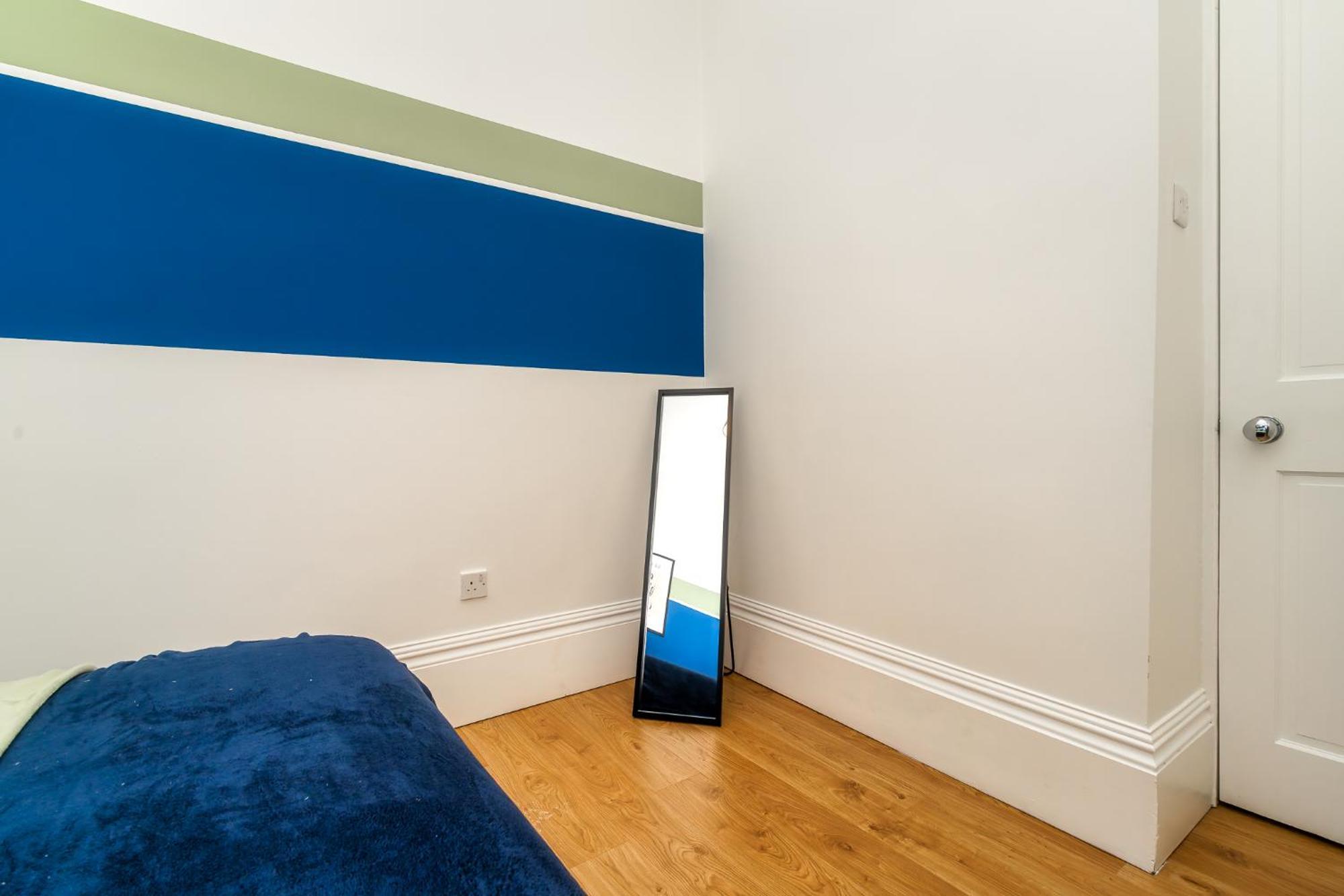 Cosy Retreat - Charming 2-Bed Apartment Greenock Bagian luar foto